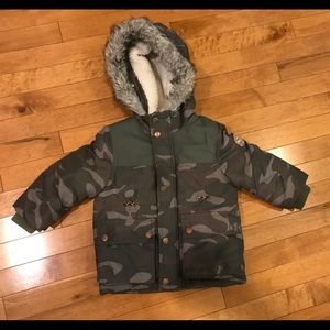 Oshgosh 2t  toddler winter jacket camouflage.